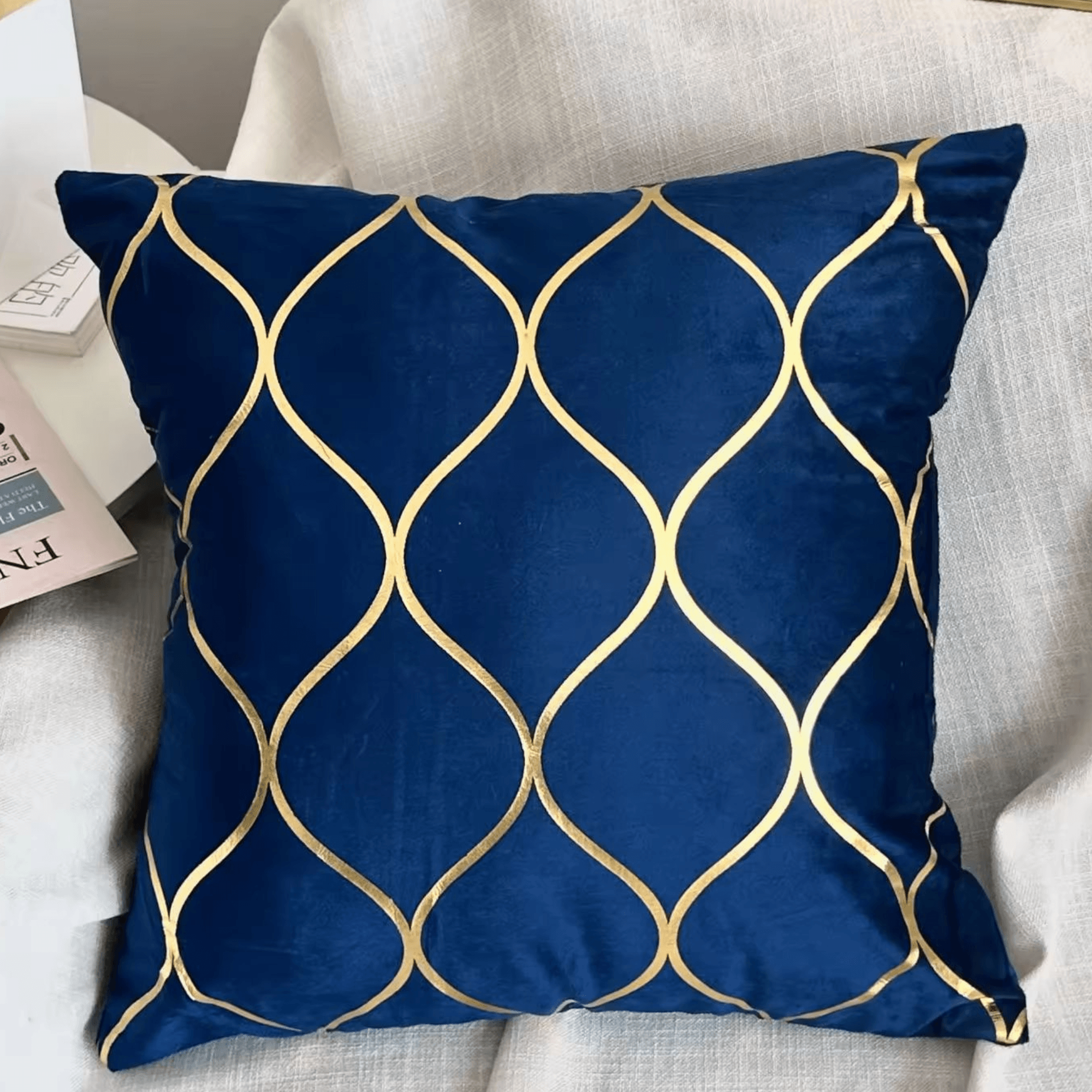 Dark Blue Velvet Cushion Cover with Gold Geometric Pattern – Luxury Decorative Pillowcase (45x45 cm)